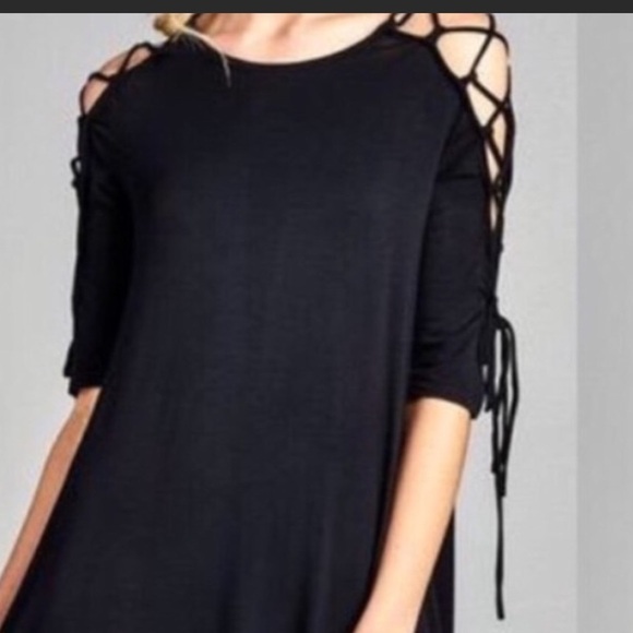 Tee Shirt LBD with Cut-Out Sleeves Small - Picture 4 of 6